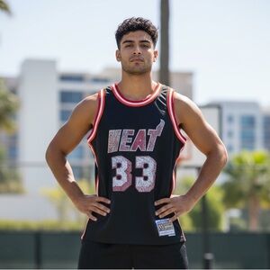 NBA Alonzo Mourning Miami Heat  1996-1997 Mitchell and Ness Jersey. Size M.